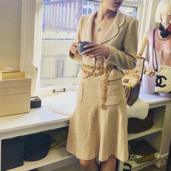 CHANEL VINTAGE wool skirt suit - Picture 3 of 16